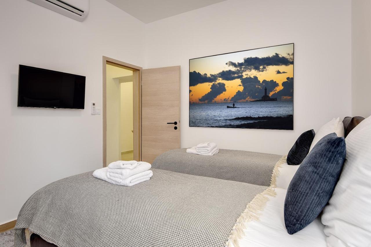D&A Central Luxury Apartments With Free Parking Pula Exterior photo